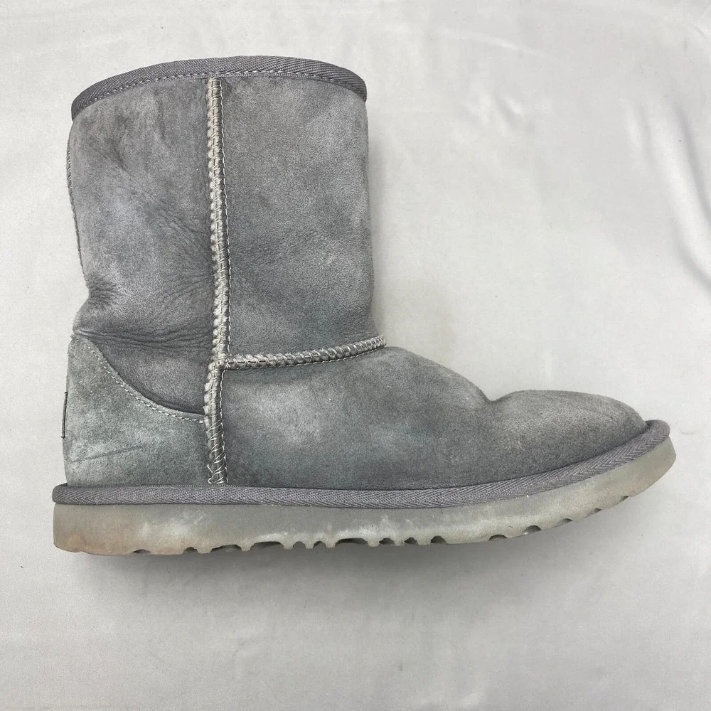 UGG Kids Classic II‎ Boot Size 5 Gray Winter Shearling 6.5
